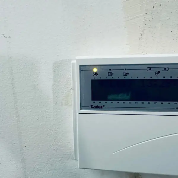 Manipulator centrali Satel Integra